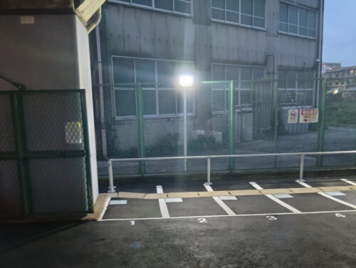 バイクパーキング原木中山照明